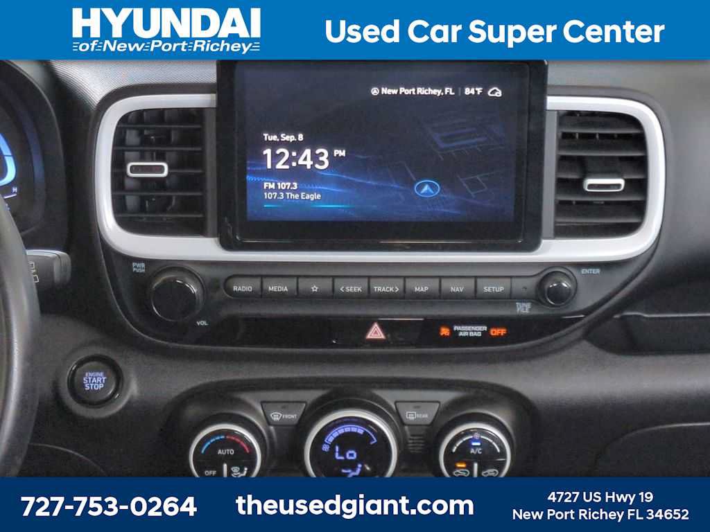 Certified 2024 Hyundai Venue Limited FWD image 19