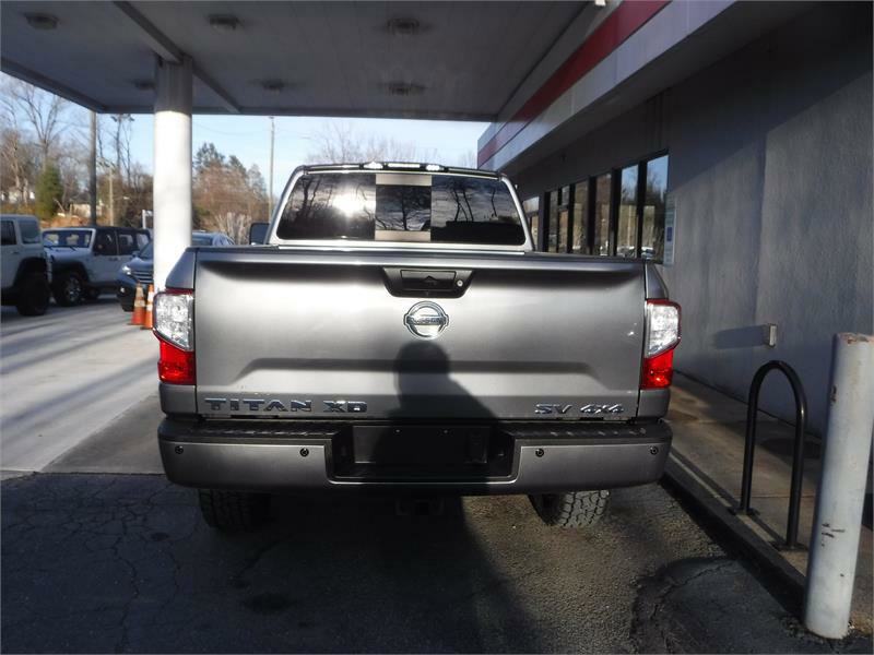Used 2018 Nissan Titan SV w/ SV Convenience Package image 12