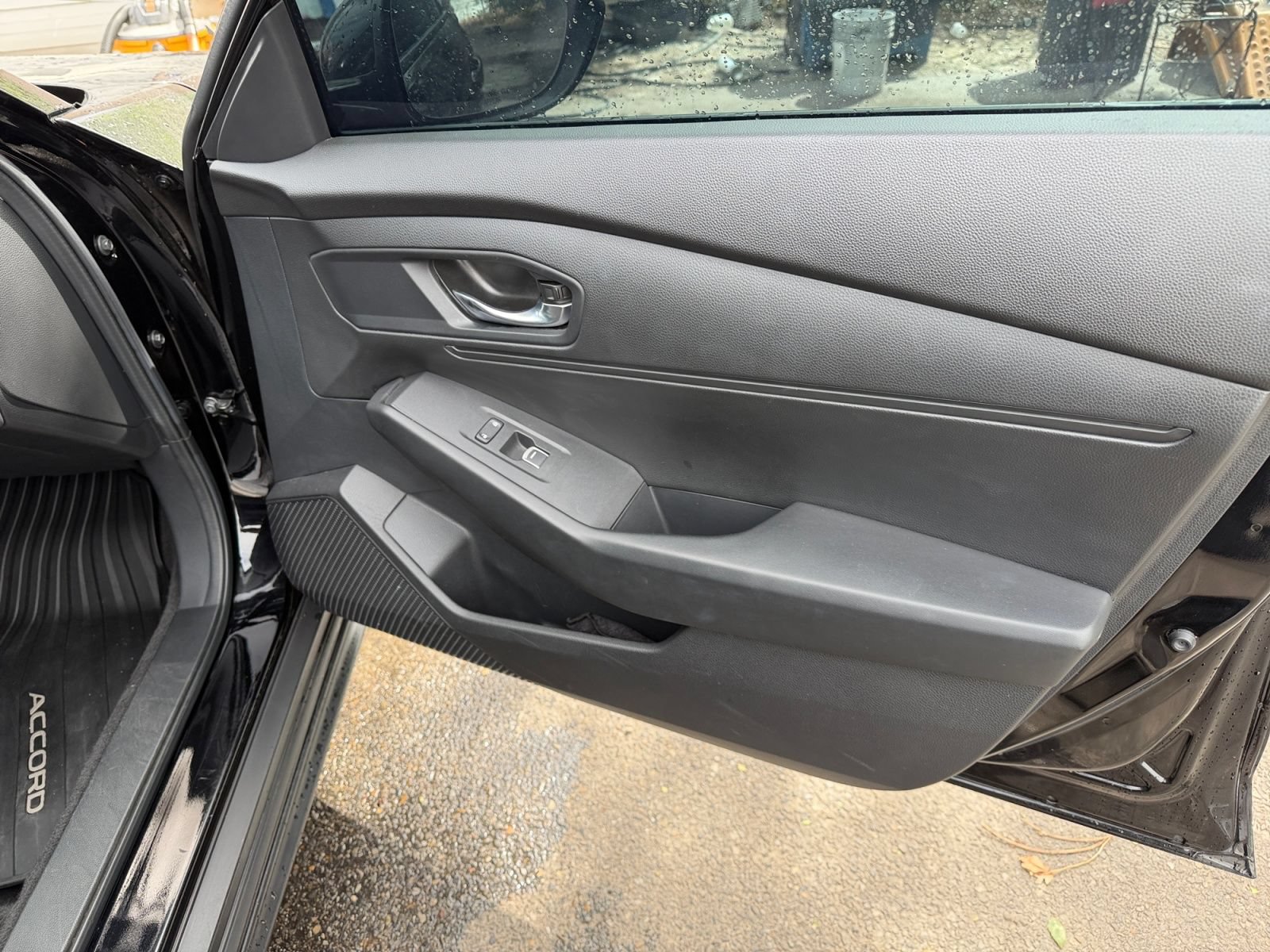 Used 2023 Honda Accord LX image 17