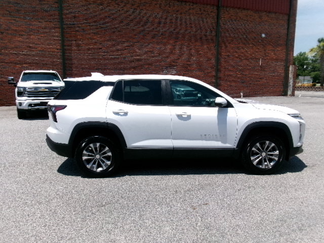 Used 2026 Chevrolet Equinox LT w/ Convenience Package II FWD image 2