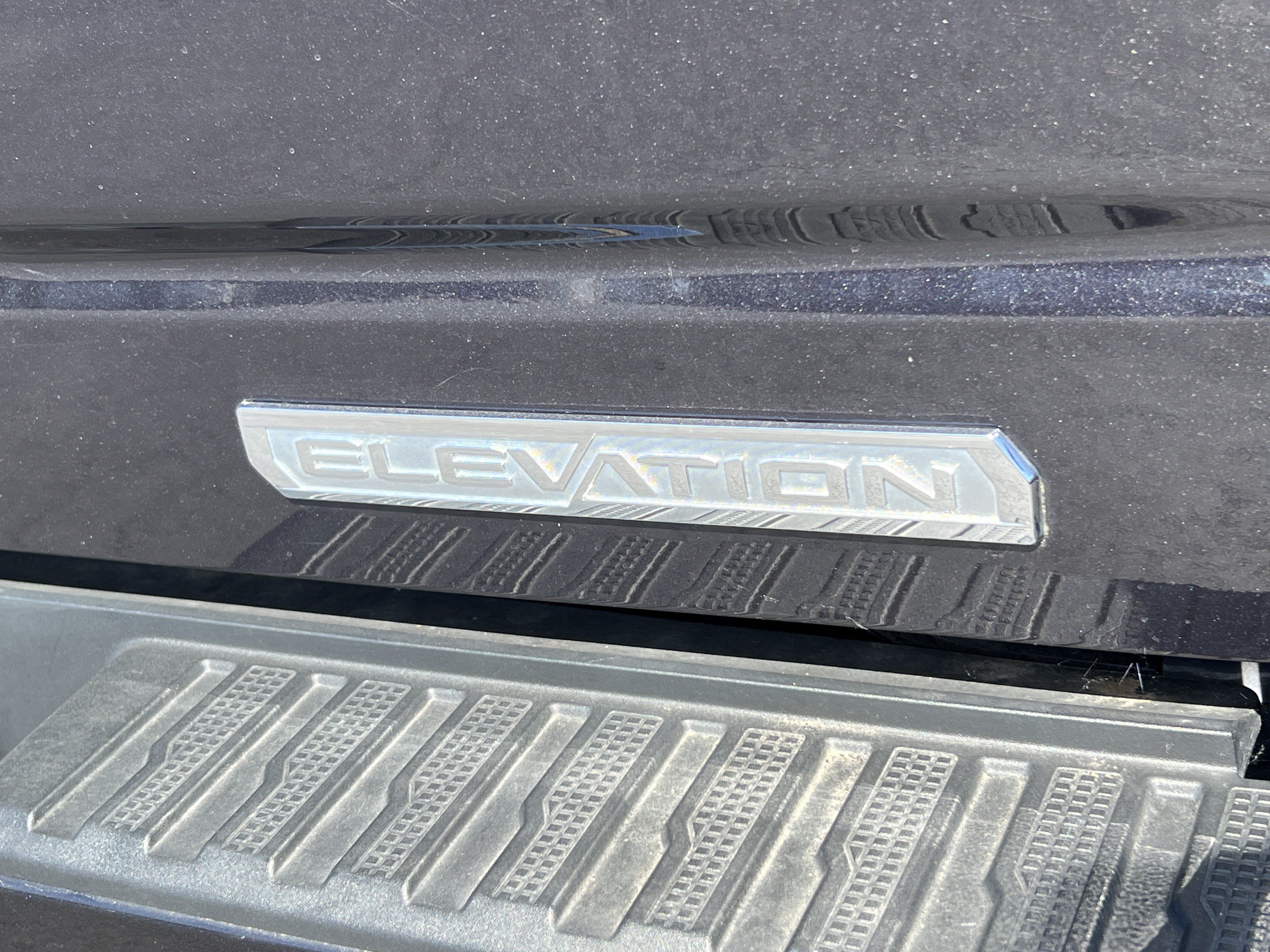 Used 2022 GMC Sierra 1500 Elevation w/ X31 Off-Road Package AWD/4WD image 9