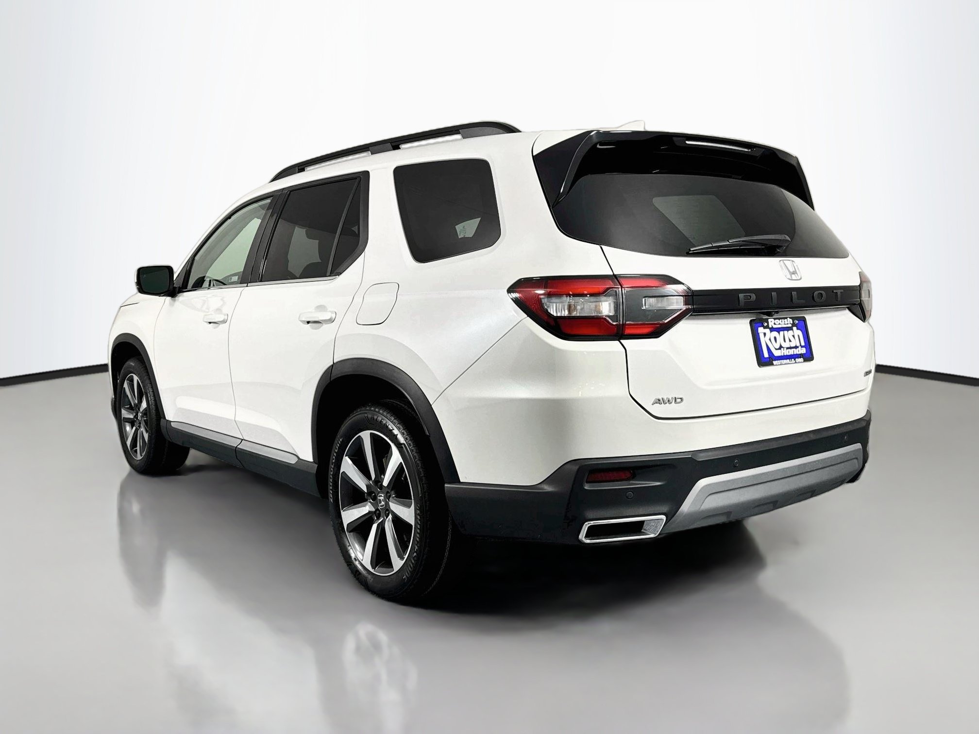 Certified 2024 Honda Pilot Touring image 7
