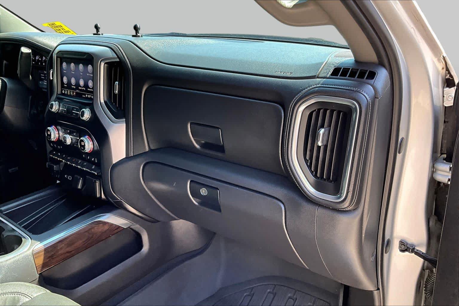 Used 2019 GMC Sierra 1500 SLT w/ SLT Premium Plus Package AWD/4WD image 17