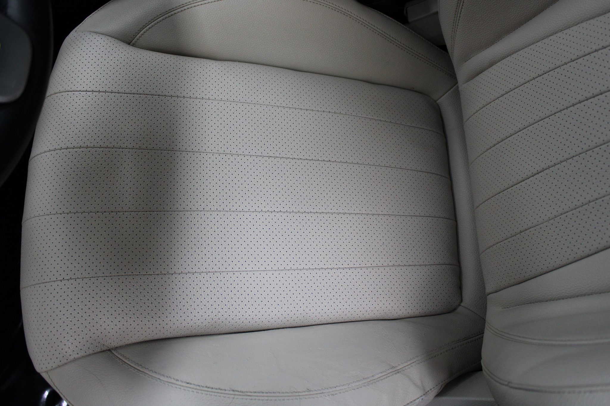 Used 2019 Mercedes-Benz E 450 4MATIC Sedan w/ Premium Package image 12