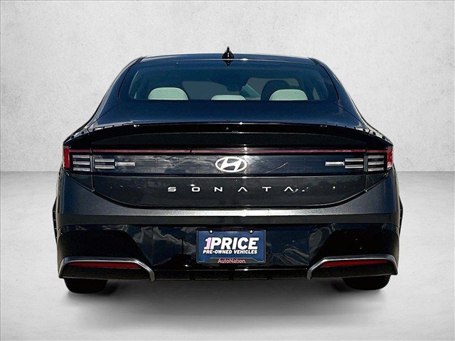 Used 2025 Hyundai Sonata SEL FWD image 4