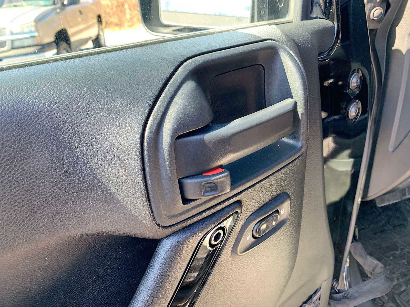 Used 2017 Jeep Wrangler Unlimited Sahara image 19