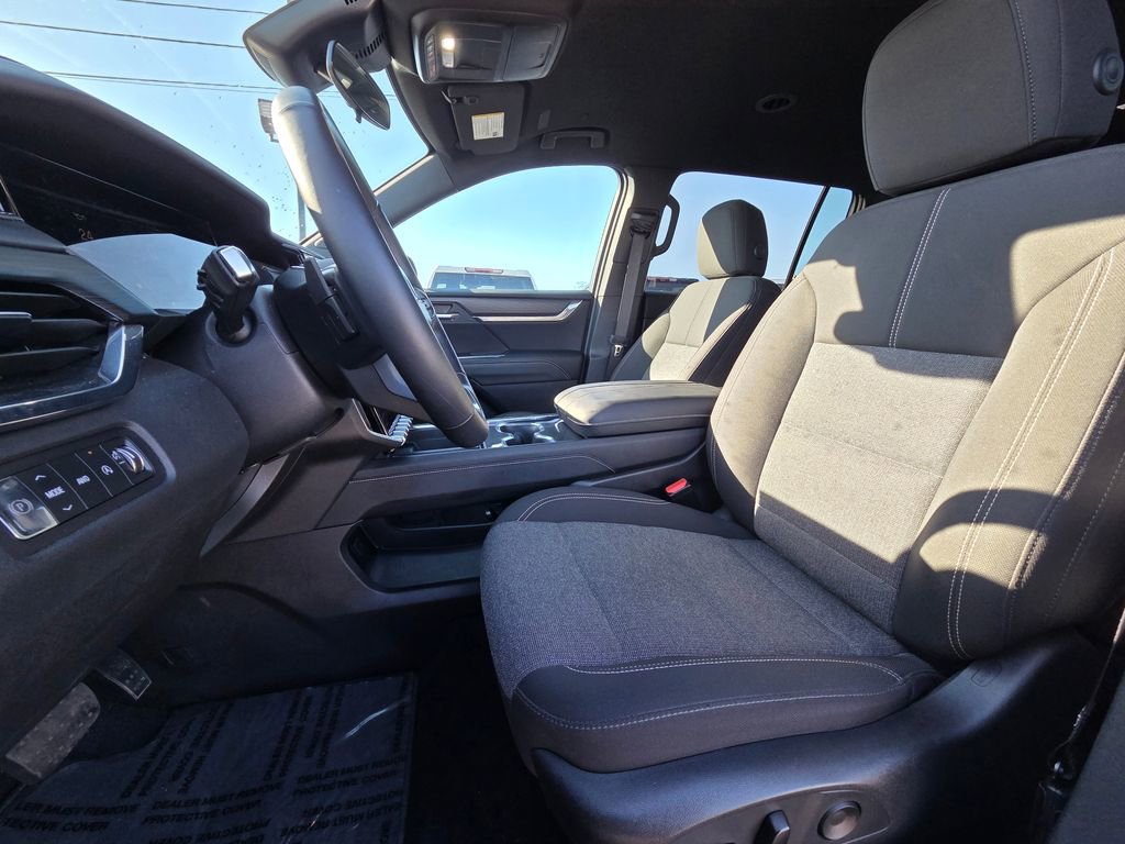 Used 2025 GMC Acadia Elevation image 24