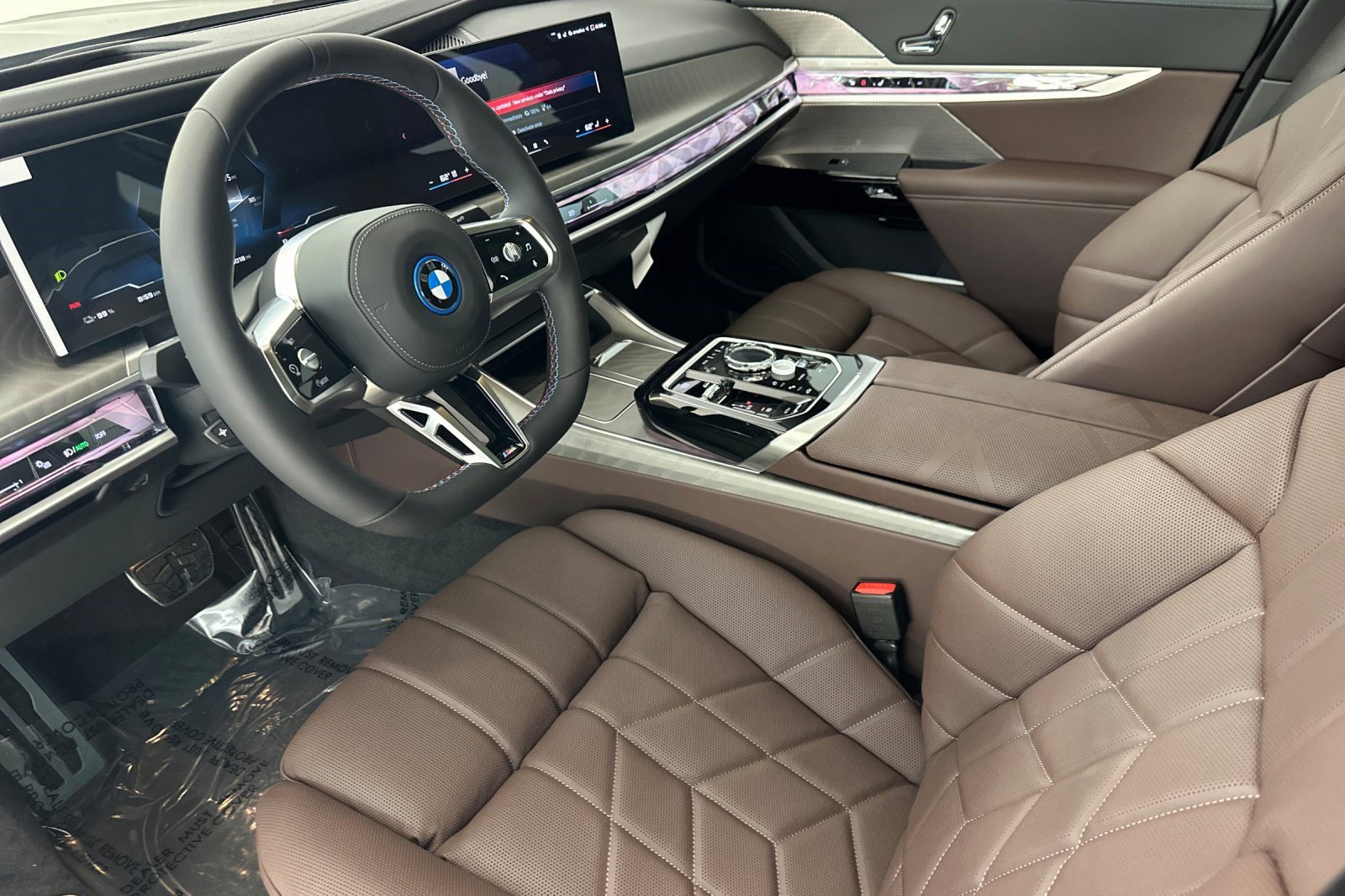 New 2026 BMW i7 M70 w/ Premium Package image 4