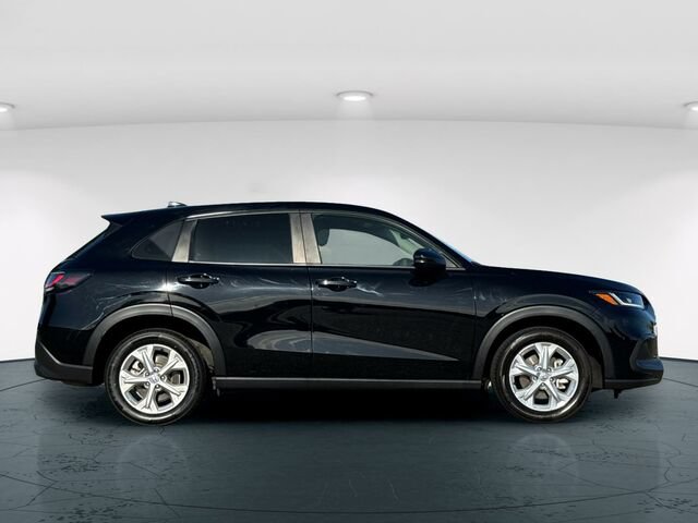 Used 2023 Honda HR-V LX image 7