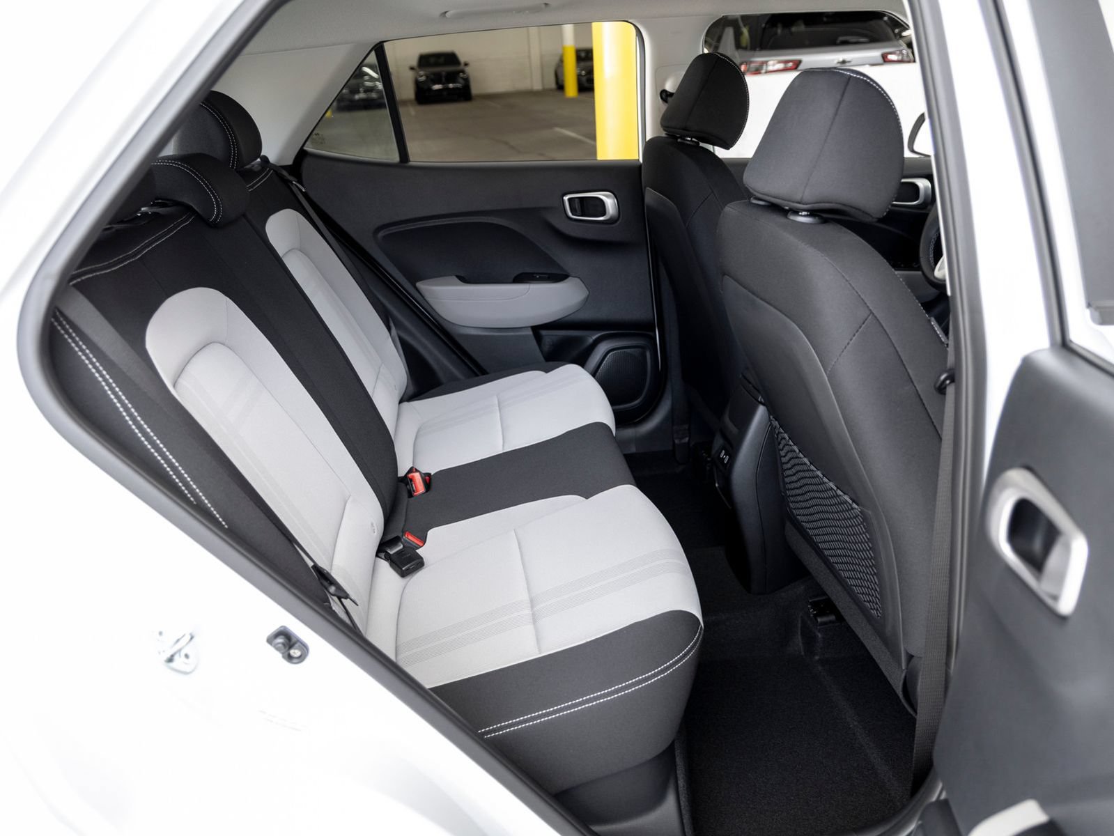 Used 2025 Hyundai Venue SEL FWD image 24