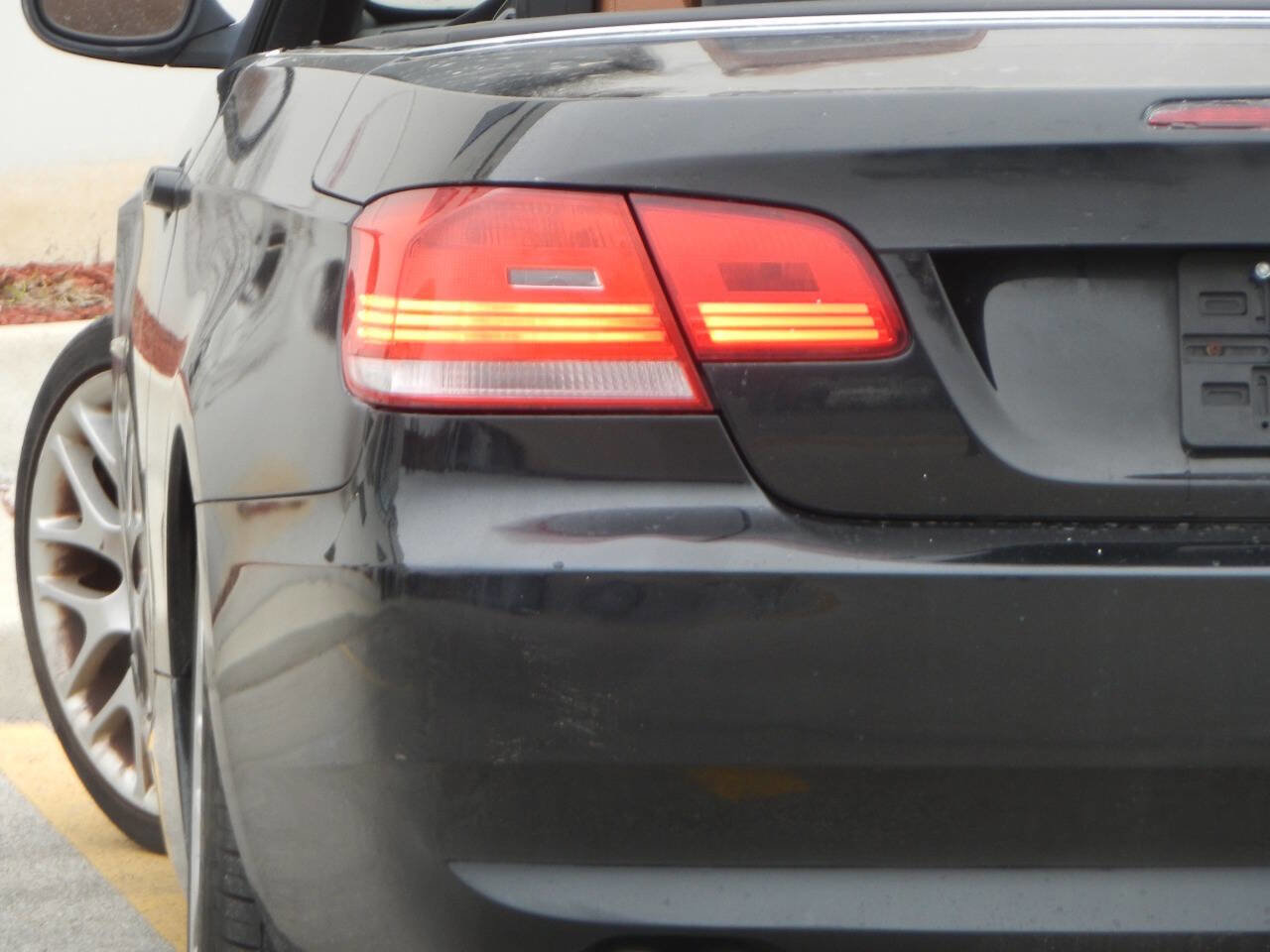 Used 2010 BMW 328i Convertible image 1