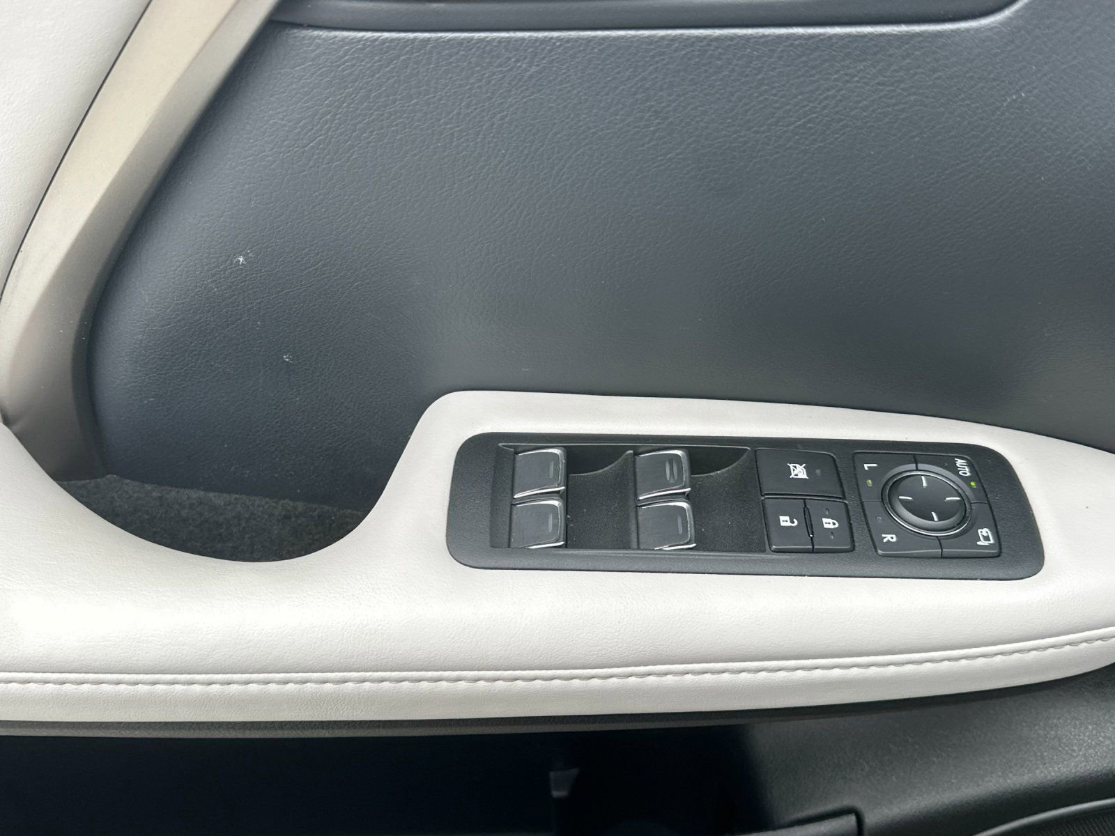 Used 2022 Lexus RX 450h AWD w/ Premium Package image 11