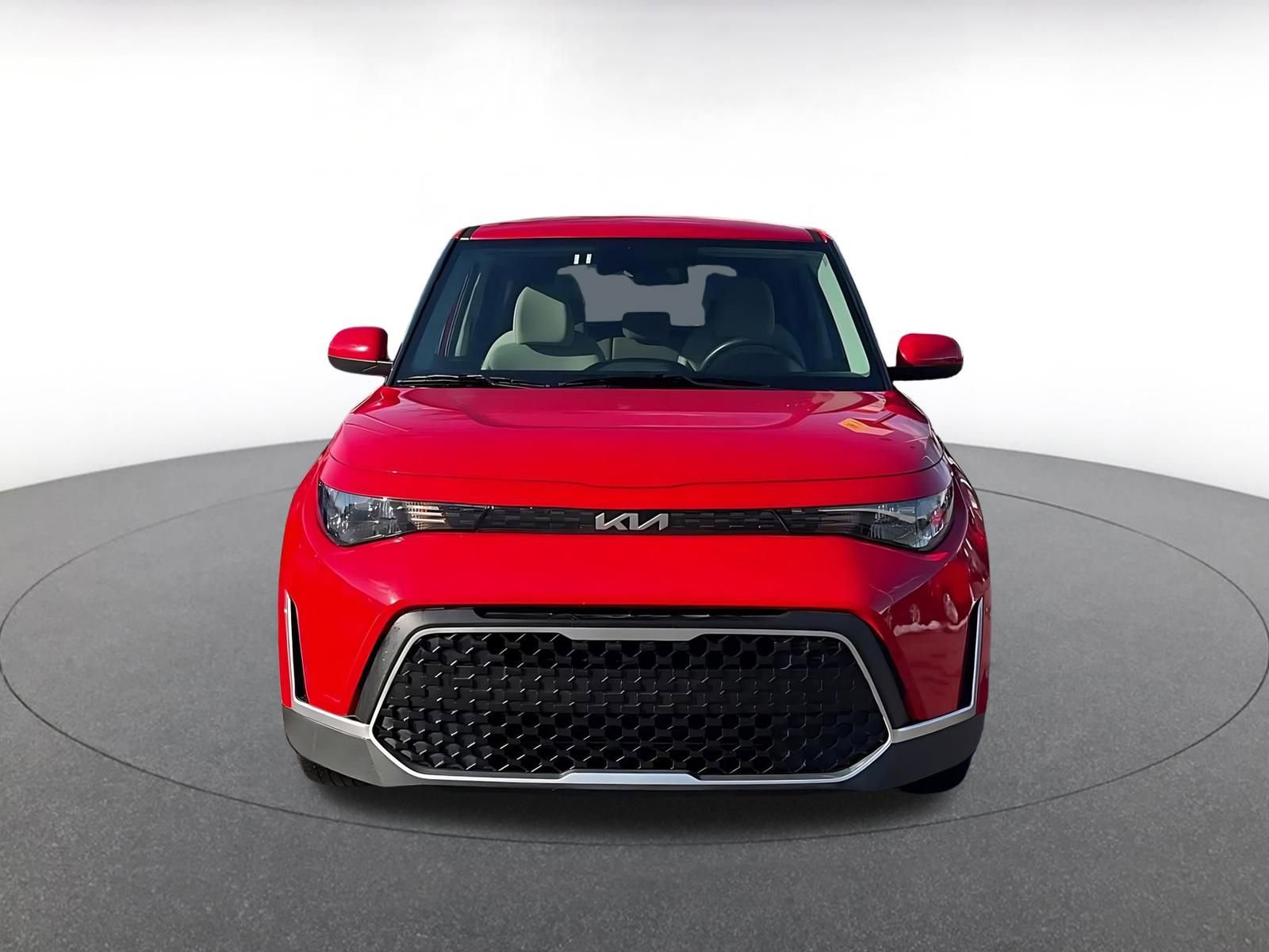 Used 2025 Kia Soul LX w/ LX Technology Package image 4