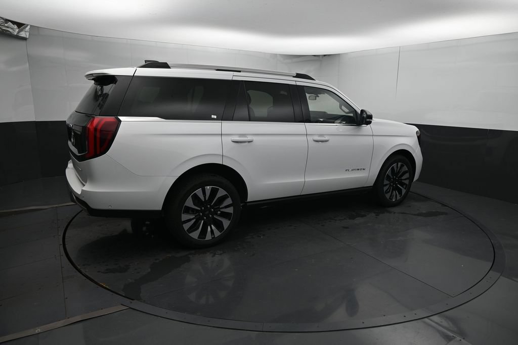 Used 2025 Ford Expedition Platinum w/ Driver's Package AWD/4WD image 12