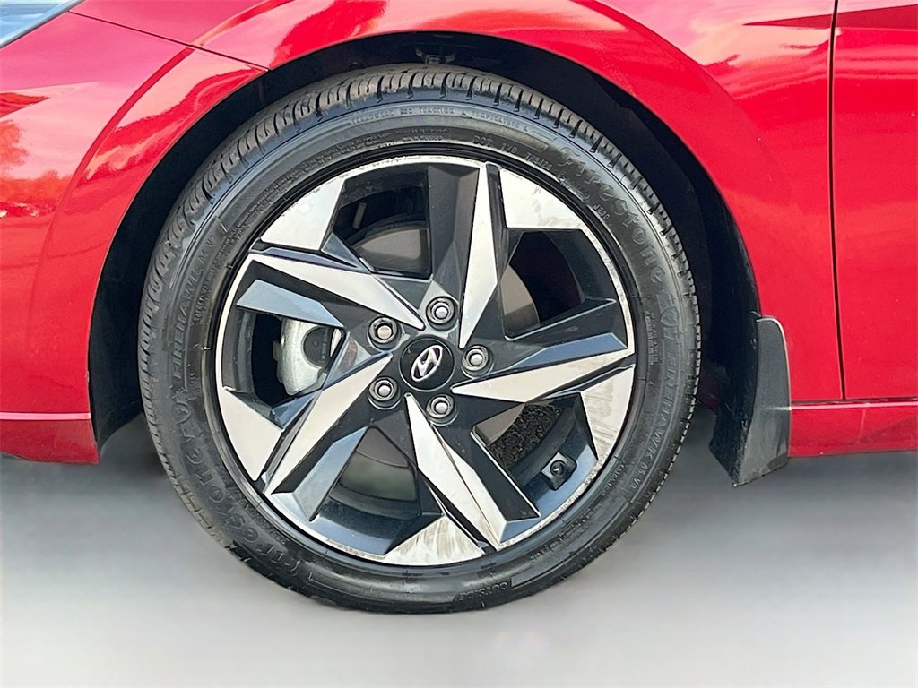 Used 2023 Hyundai Elantra SEL w/ Convenience Package image 30