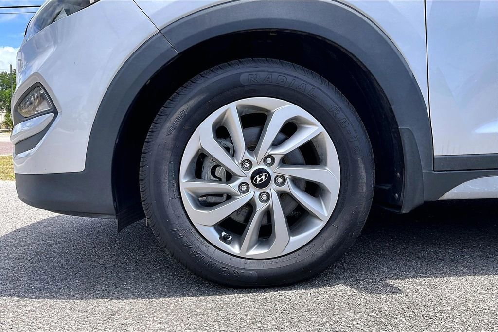 Used 2017 Hyundai Tucson SE Plus AWD/4WD image 34