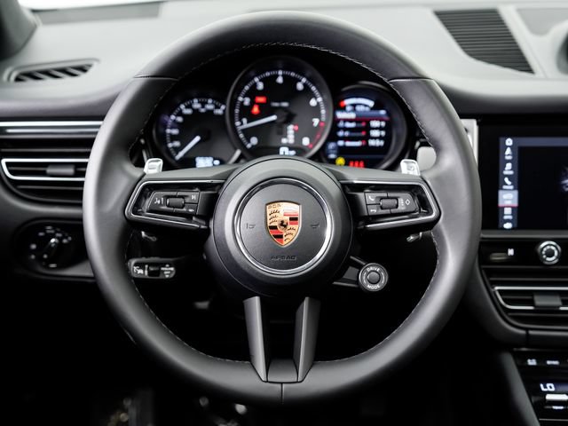 Certified 2026 Porsche Macan AWD/4WD image 23