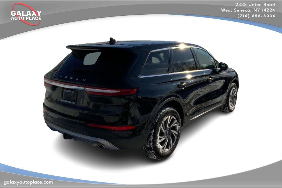 Used 2023 Lincoln Corsair AWD w/ Towing Package image 5