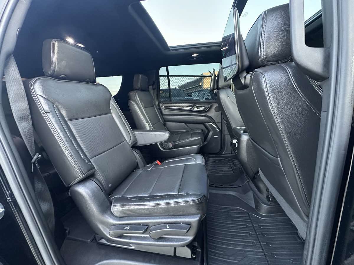Used 2023 GMC Yukon XL Denali w/ Denali Reserve Package AWD/4WD image 34