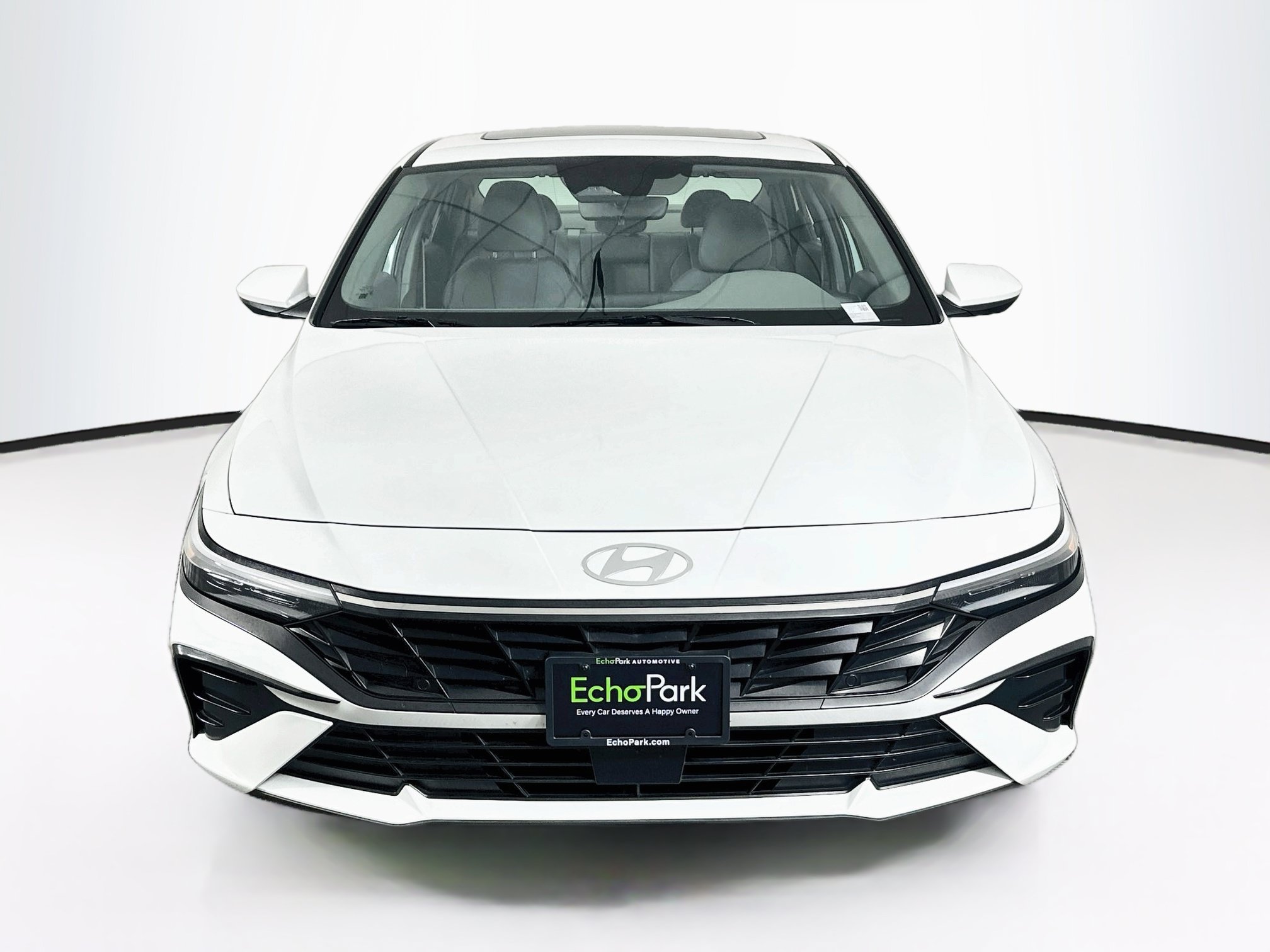 Used 2025 Hyundai Elantra SEL FWD image 2