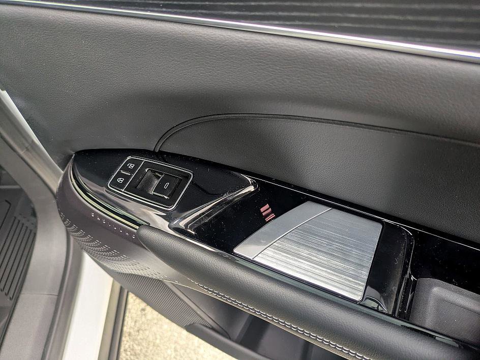 Certified 2025 Cadillac Lyriq Luxury image 28