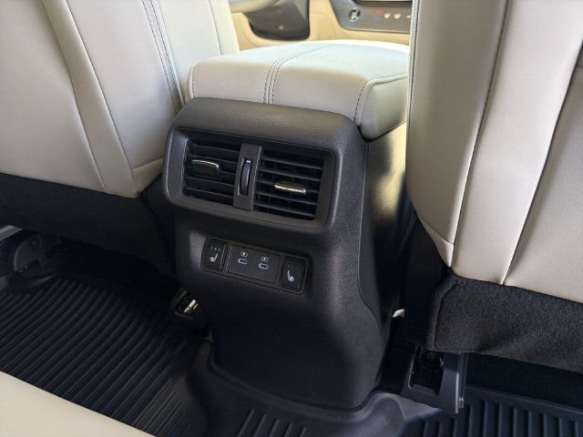 Used 2025 Nissan Murano Platinum AWD/4WD image 31