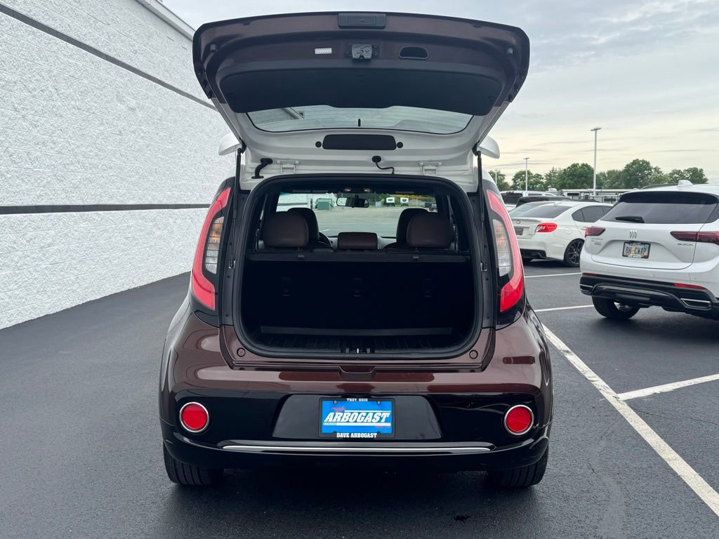 Used 2017 Kia Soul + FWD image 9
