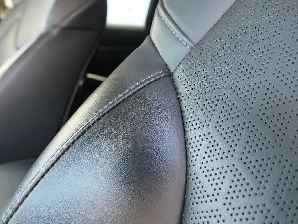 Used 2023 Kia Sorento EX w/ Panoramic Sunroof Package FWD image 13