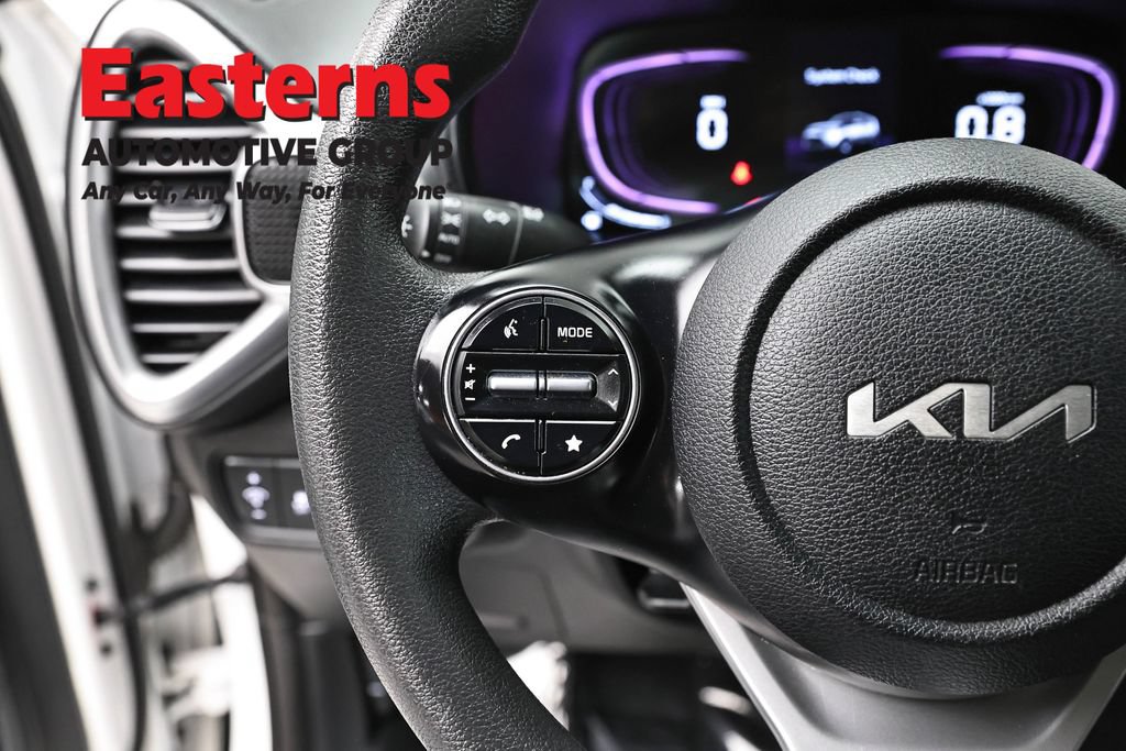 Used 2024 Kia Soul LX w/ Option Group 015 FWD image 15