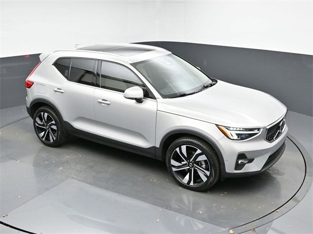 Used 2023 Volvo XC40 B5 Plus w/ Driver Assist Package image 44