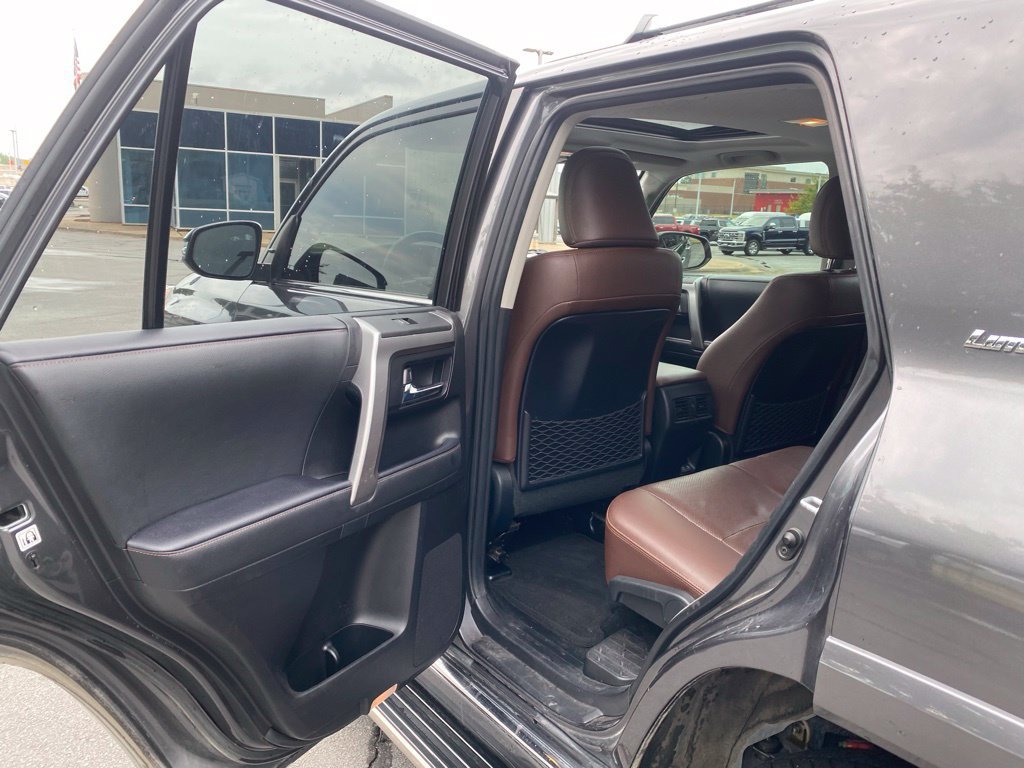 Used 2021 Toyota 4Runner Limited AWD/4WD image 28