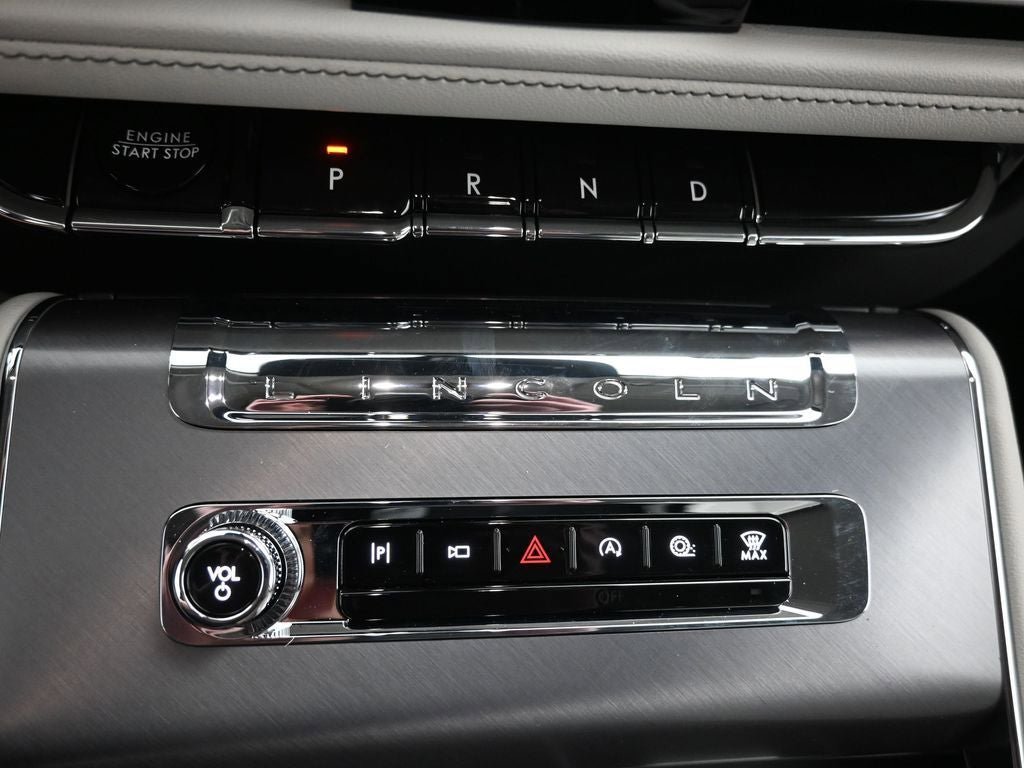 New 2026 Lincoln Aviator AWD w/ Jet Appearance Package image 16