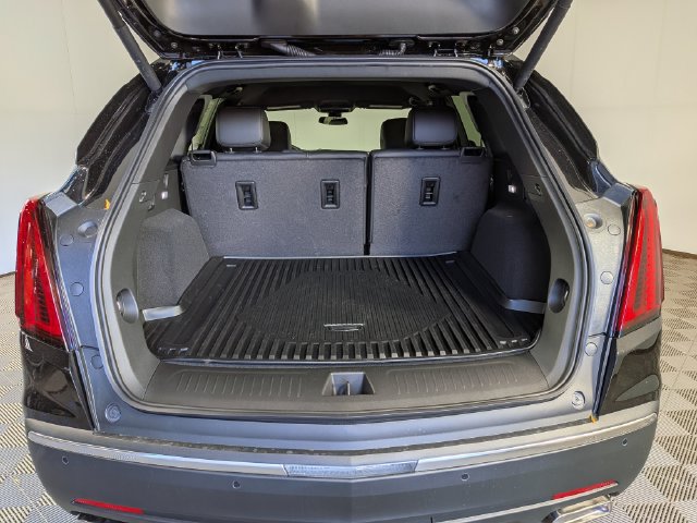 New 2026 Cadillac XT5 Luxury w/ LPO, Floor Liner Package AWD/4WD image 9