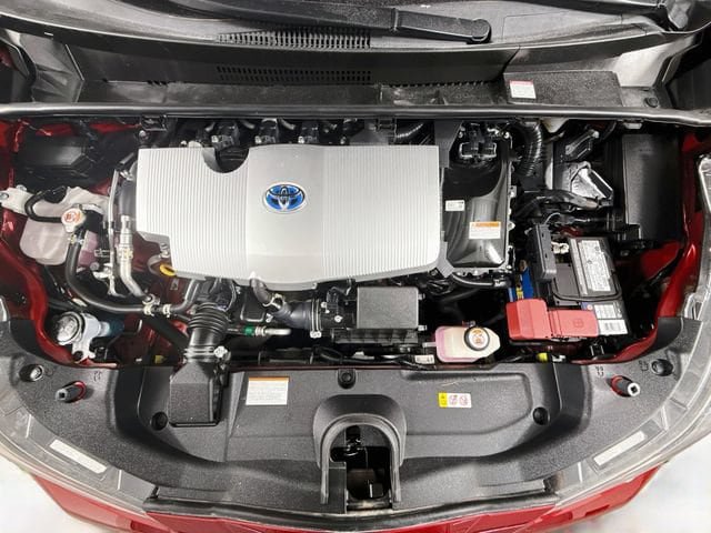 Certified 2021 Toyota Prius FWD image 30