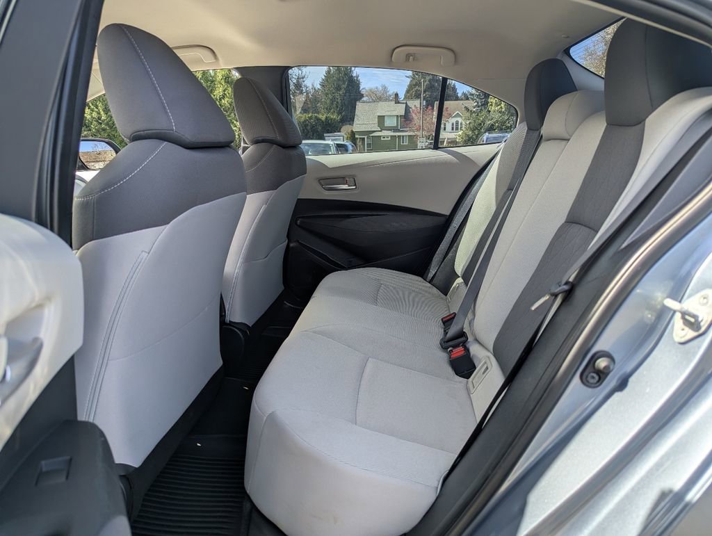 Used 2020 Toyota Corolla LE FWD image 25