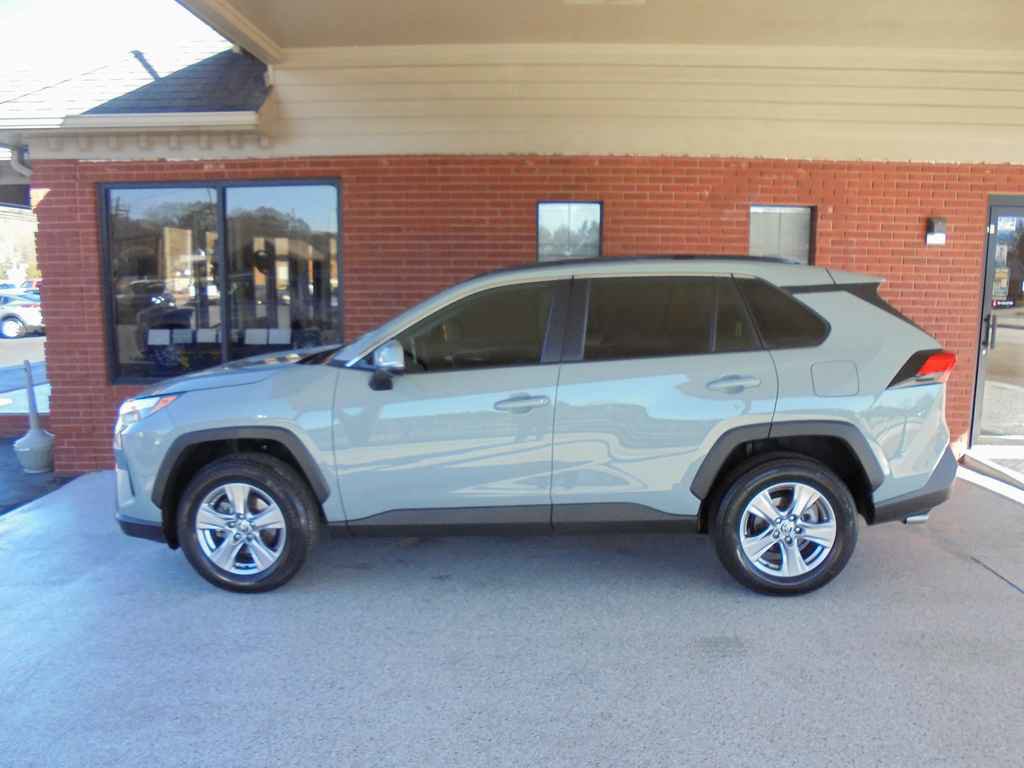 Used 2023 Toyota RAV4 XLE w/ Convenience Package image 1