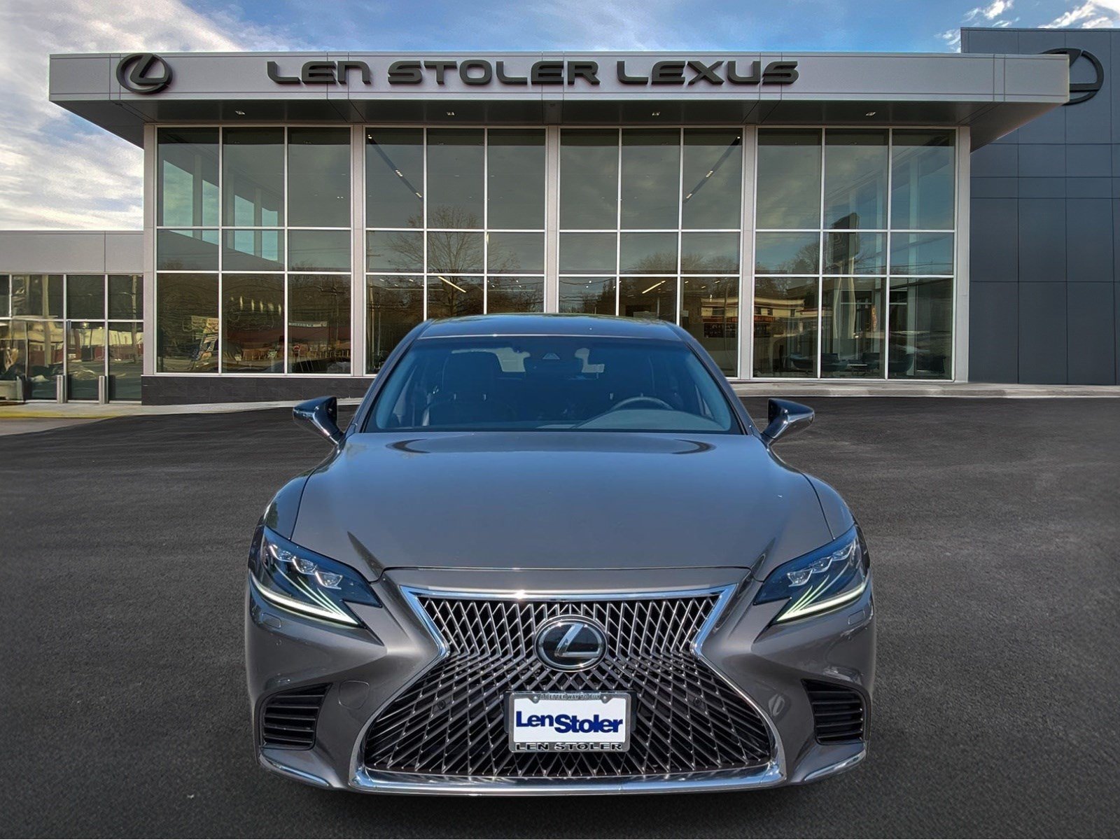 Used 2019 Lexus LS 500 AWD w/ Accessory Package (Z2) image 8