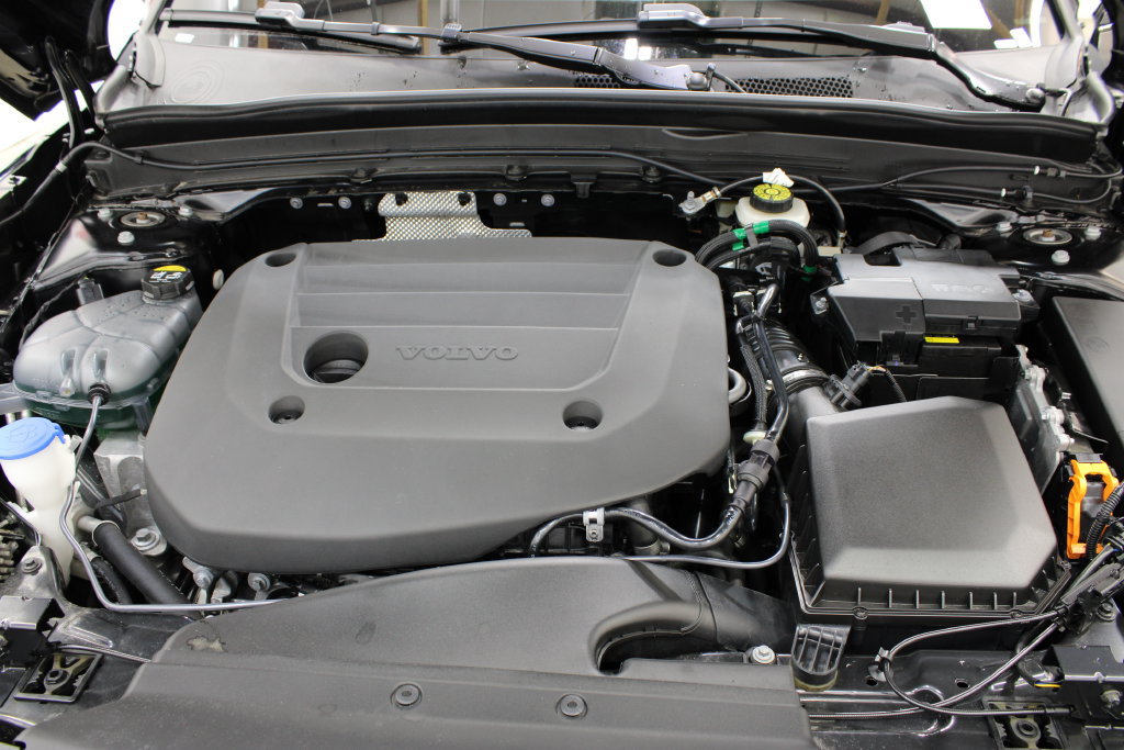 Used 2026 Volvo XC40 B5 Plus AWD/4WD image 34