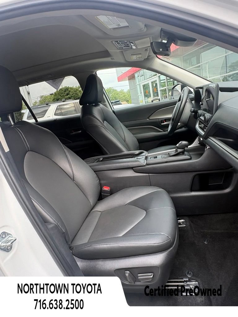 Used 2025 Toyota Grand Highlander AWD image 15