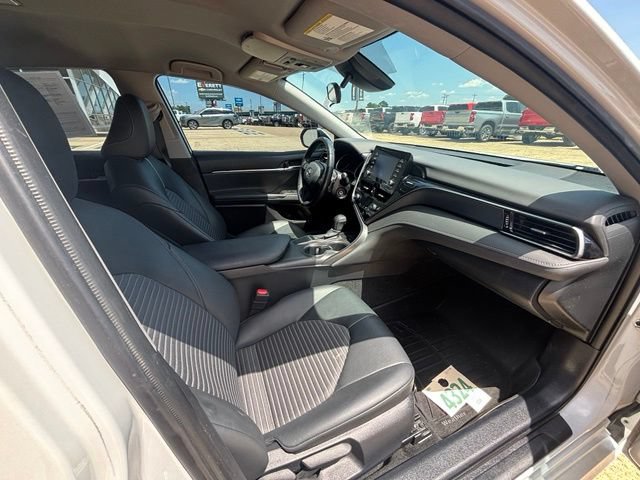 Used 2023 Toyota Camry SE FWD image 16