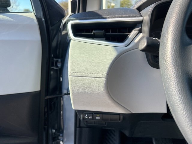 Used 2024 Toyota Corolla Cross L image 25