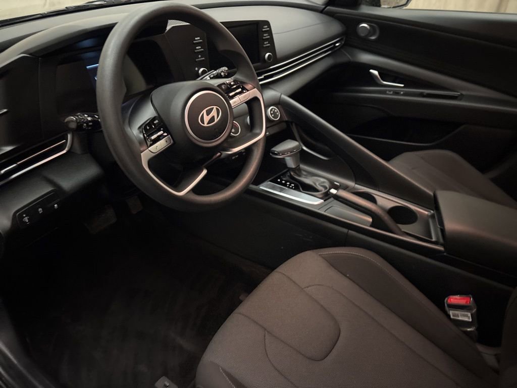 Certified 2026 Hyundai Elantra SE image 13