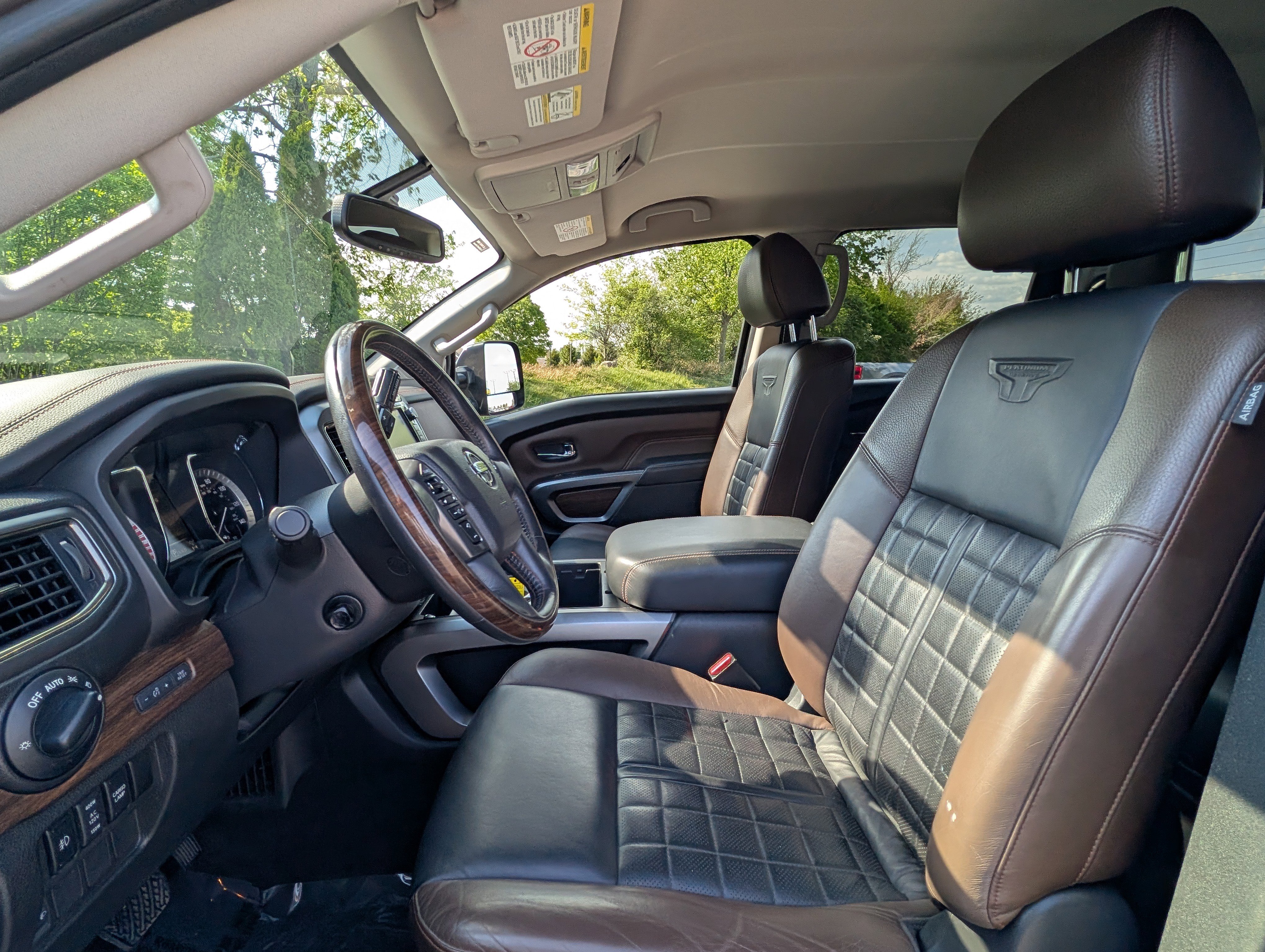 Used 2016 Nissan Titan Platinum Reserve AWD/4WD image 11