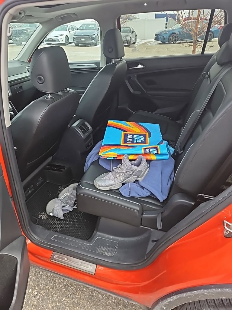 Used 2018 Volkswagen Tiguan SEL Premium w/ 3rd Row Seat Package image 8