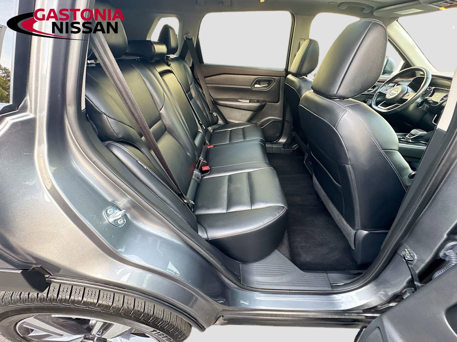 Used 2023 Nissan Rogue SL image 34