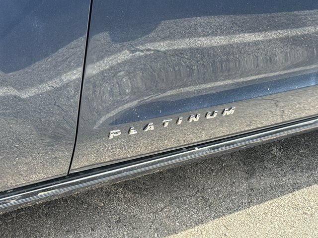 Used 2018 Ford Expedition Max Platinum RWD image 3