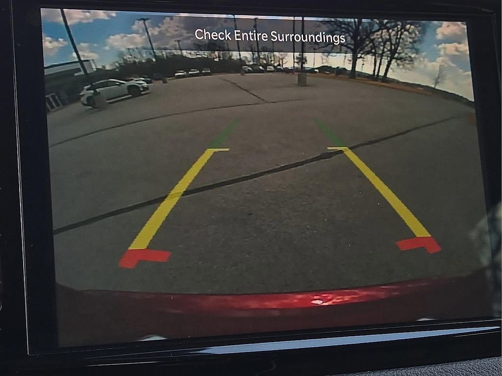 Used 2023 Chrysler Pacifica Limited image 15