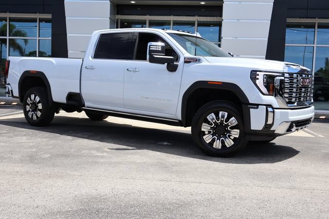 New 2026 GMC Sierra 3500 Denali w/ Denali Reserve Package AWD/4WD image 2