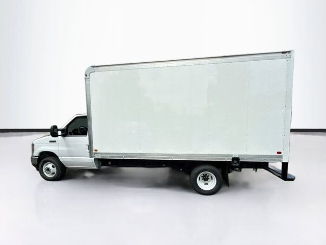 New 2027 Ford E-350 and Econoline 350 Super Duty w/ Power Equipment Group RWD image 3