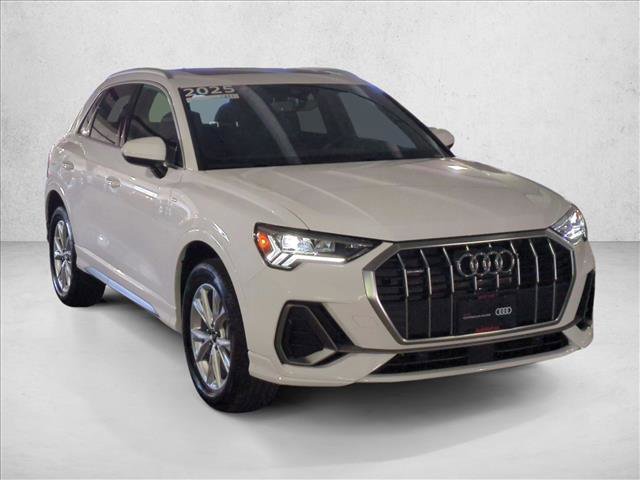 Certified 2025 Audi Q3 2.0T Premium w/ Convenience Package image 3